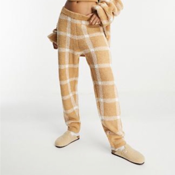 Fluffy pj pants - Picture 5 of 5